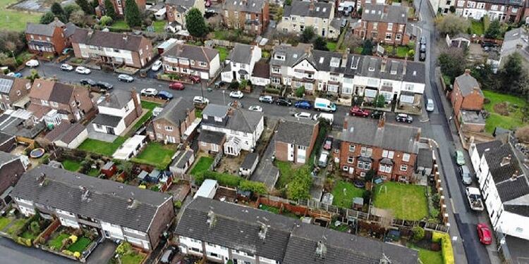 ΚΛΑΙΝΕ οι ιδιοκτήτες ..Αγόρασαν νεόχτιστα σπίτια για 140.000 και τώρα αξίζουν… 0 ευρώ