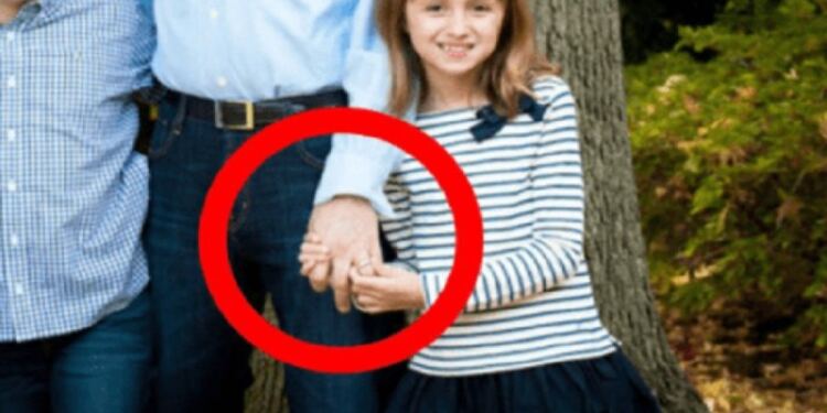 Μητέρα είδε αυτή την οικογενειακή φωτογραφία – Κατέθεσε αμέσως αίτηση διαζυγίου