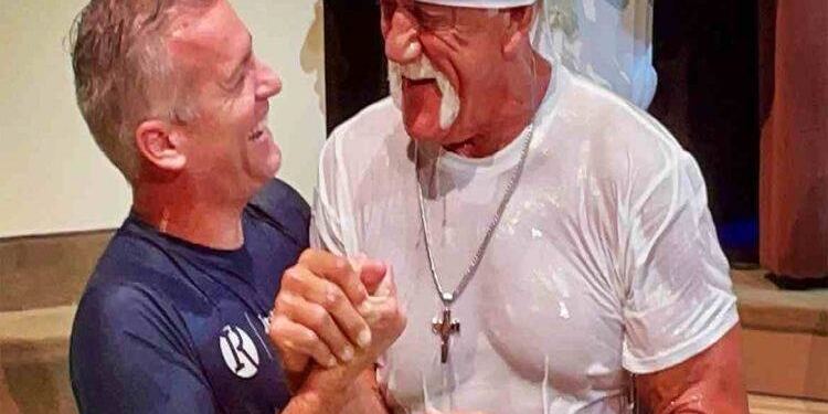 «Αφοσιώνομαι πλήρως στον Χριστό» λέει ο Χαλκ Χόγκαν που βαφτίστηκε στα 70 του