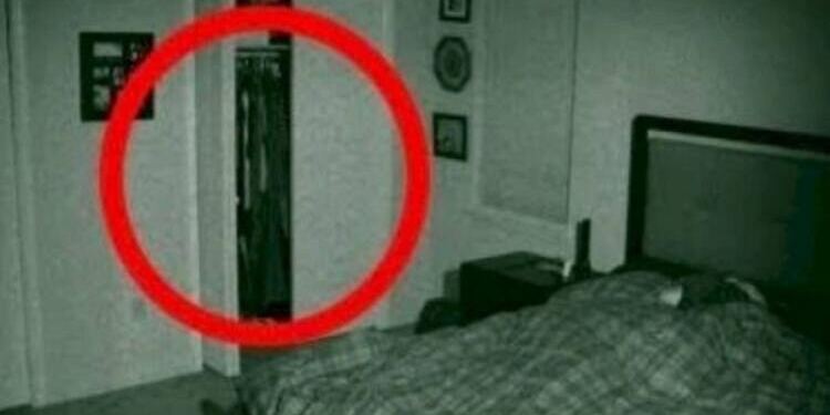 32χρονος έβαλε κρυφή κάμερα στο δωμάτιο της κοπέλας του – Αυτό που κατέγραψε τον έκανε να παγώσει (Video)