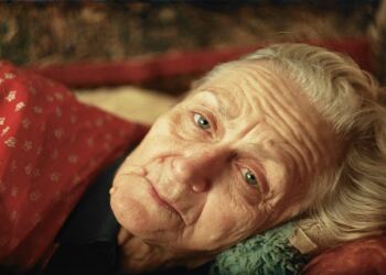 Πόσο δίκιο είχες γιαγιά μου; Μου λείπεις! Μ’ ακούς;