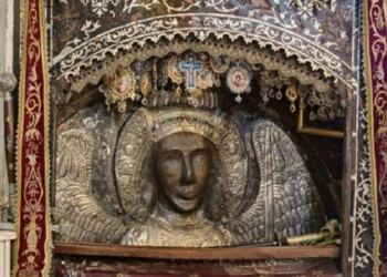 Προκαλεί ανατριχίλα το Μέγα Θαύμα του Ταξιάρχη Μανταμάδου: «Άνοιξαν τα κατάμαυρα σύννεφα και το αεροδρόμιο»