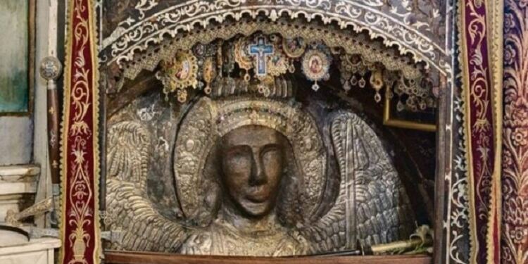 Προκαλεί ανατριχίλα το Μέγα Θαύμα του Ταξιάρχη Μανταμάδου: «Άνοιξαν τα κατάμαυρα σύννεφα και το αεροδρόμιο»