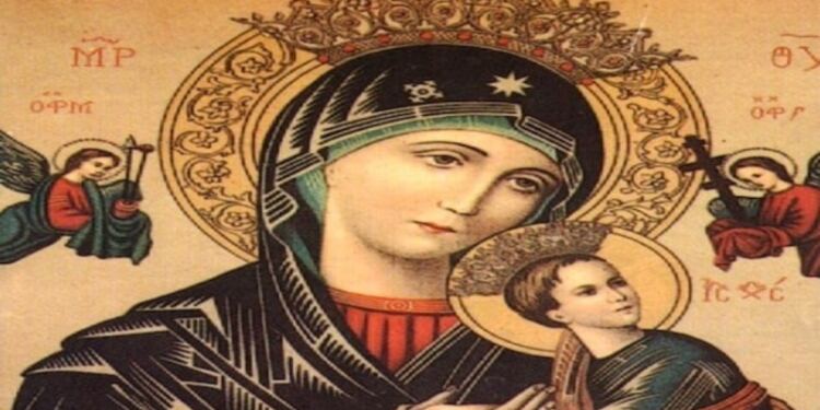 Δέος: Αυτή είναι η σπανιότερη εικόνα της Παναγίας – Κανακεύει τον μικρό Ιησού και γνέθει για να Του πλέξει ρουχαλάκια