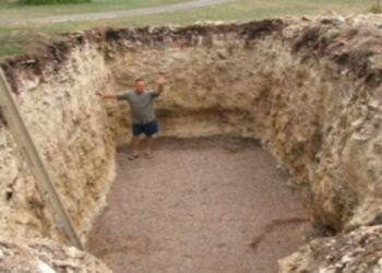 Οι Γείτονες του ΔΕΝ άντεχαν άλλο τη Φασαρία που Έκανε Καθημερινά. Όταν όμως Τελείωσε, του έβγαλαν το Καπέλο!