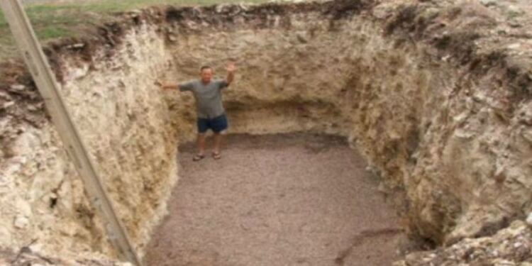 Οι Γείτονες του ΔΕΝ άντεχαν άλλο τη Φασαρία που Έκανε Καθημερινά. Όταν όμως Τελείωσε, του έβγαλαν το Καπέλο!