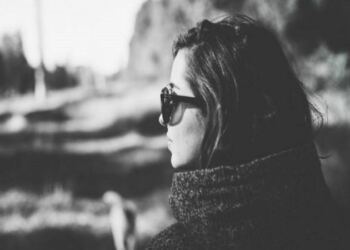 Τους αχάριστους ανθρώπους άστους μακρυά σου