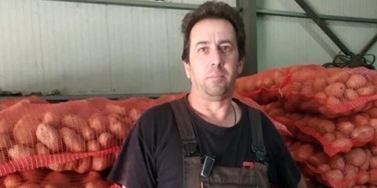 Υπάρχει ακόμη ανθρωπιά εκεί έξω: Λεβέντης αγρότης από την Καστοριά χάρισε 25 τόνους πατάτας σε άπορες οικογένειες