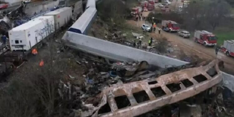 Τέμπη: Ελεύθερος με περιοριστικούς όρους ο σταθμάρχης που είχε βάρδια τη μοιραία νύχτα