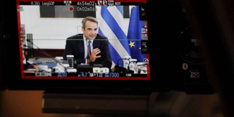 Πατάει «γκάζι» η κυβέρνηση: Σύσκεψη για τα σχολεία, «μικρές νίκες» στη μάχη με την ακρίβεια