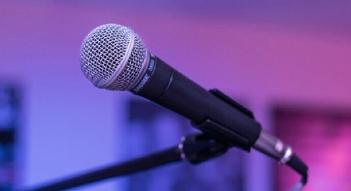 Καθηλωμένος στο κρεβάτι αγαπημένος τραγουδιστής – «Μόνο ο Θεός ξέρει»