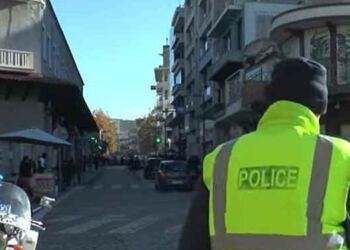 Τώρα κόβουν κλήσεις και σε πεζούς