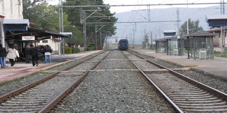 Λιβαδειά: Τρένο έσερνε γυναίκα που πιάστηκε στις πόρτες