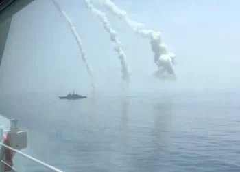 EKTAKTO Συναγερμός στην χώρα μας – Χτυπήθηκε ελληνικό πλοίο