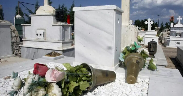 Αuτoκτόvησε πάνω στον τάφο του πατέρα του