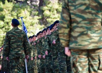 Αλλάζει η στρατιωτική θητεία, η στολή και ο εξοπλισμός – Πότε μπαίνουν στη μάχη οι γυναίκες