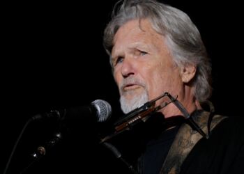 Πέθανε σε ηλικία 88 ετών ο Κρις Κριστόφερσον, ηθοποιός και θρύλος της μουσικής κάντρι – Η συγκινητική ανάρτηση της Μπάρμπαρα Στρέιζαντ