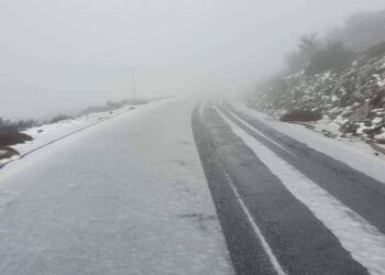 «Κλείδωσε»: Χιόνια στην Αττική σε λίγες ώρες