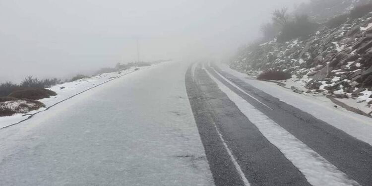 «Κλείδωσε»: Χιόνια στην Αττική σε λίγες ώρες
