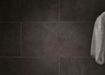 Θρήνος: Νεκρή ηθοποιός στη μπανιέρα του σπιτιού της