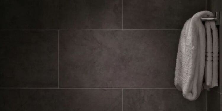 Θρήνος: Νεκρή ηθοποιός στη μπανιέρα του σπιτιού της