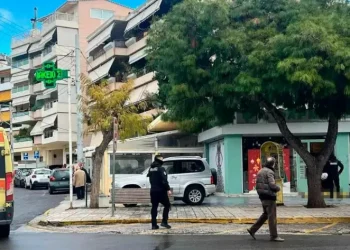 ΕΚΤΑΚΤΟ: AYΞAΝEΤΑI Ο ΑΡΙΘΜΟΣ ΤΩΝ ΝΕΚΡΩΝ ΣΤΗΝ ΓΛΥΦΑΔΑ