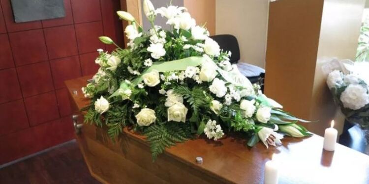 Χαμός σε κηδεία: Ο νεκρός άνοιξε τα μάτια – Έτρεχαν πανικόβλητοι οι συγγενείς