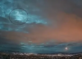 Αδιανόητο για την Χώρα μας: Έπεσε Μετεωρίτης σε πασίγνωστη μεγάλη πόλη της Ελλάδας – «Πάγωσαν» οι κάτοικοι, δεν ήξεραν τι να κάνουν