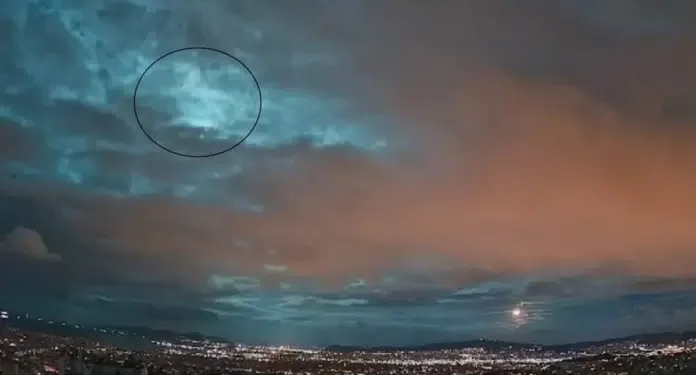 Αδιανόητο για την Χώρα μας: Έπεσε Μετεωρίτης σε πασίγνωστη μεγάλη πόλη της Ελλάδας – «Πάγωσαν» οι κάτοικοι, δεν ήξεραν τι να κάνουν