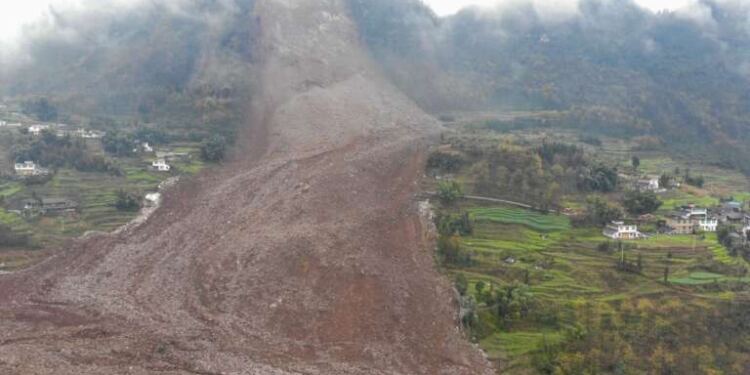30 άνθρωποι θάφτηκαν κάτω από τα ερείπια – Κατάσταση έκτακτης ανάγκης
