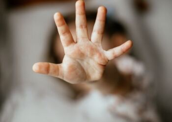 ΒΟΛΟΣ: Έριξε την 6χρονη κόρη του στο ποτάμι για να την πνίξεi