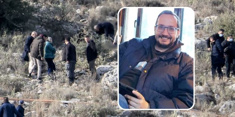 Βασίλης Καλογήρου: Ανάρτηση σοκ από τη μητέρα του – «Εσείς που με πετάξατε στα βουνά, τι τέλος θα έχετε με το κακόψυχο αφεντικό σας;»