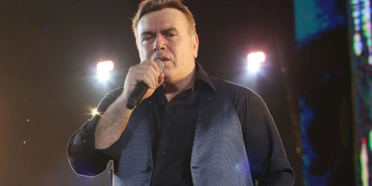 Θρήνος: Πέθανε ο τραγουδιστής Μανώλης Λιδάκης