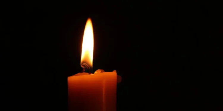 Τραγωδία : Γυναίκα έπεσε στο κενό με τα παιδιά της στα χέρια