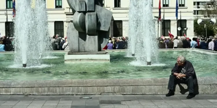 Δυσάρεστα νέα για τις συντάξεις του Μαΐου