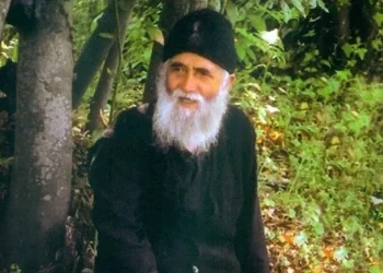 Αγιος Παίσιος: «Την Μεγάλη Παρασκευή εάν θέλει κάποιος να νıώσει κάτι, δεν πρέπει νa κάνει τίποτε άλλο εκτός»