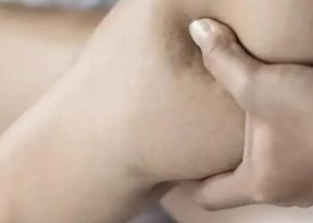 Η βιταμίνη που χρειάζεστε αν σας πονάνε τα πόδια σας και τα κόκαλα σας