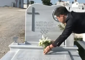 Όταν ο Κορεάτης αντίπαλός του Αλέξανδρου Νικολαΐδη το 2004 βρέθηκε στο μνήμα του – “Λυπάμαι που άργησα να έρθω”