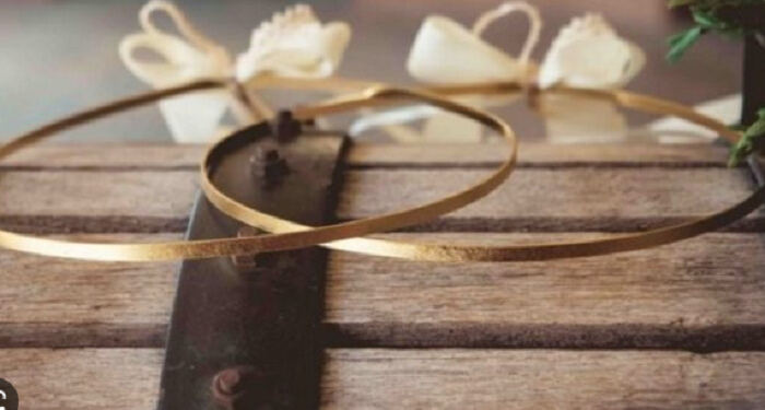 Όταν συμπέσει κηδεία μέσα στο σπίτι που ετοιμάζεται για γάμο, τί γίνεται;