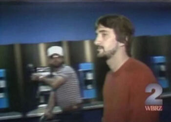 Η ιστορία του καμεραμάν που σκότωσε τον βıαστή του γιου του μπροστά στις κάμερες και αναδεiχθηκε σε λαϊκό ήρωα