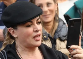 Θpnvoς για τη Νένα Χρονοπούλου: «Η καρδούλα σου δεν σε άφησε να χαρείς και σε εγκατέλειψε…»