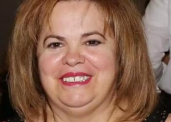 Ίδιος η μαμά του! Αυτός είναι ο «άγνωστος» γιος της Έφης Θώδη