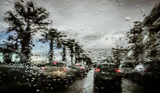 Έκτακτο δελτίο καιρού από την ΕΜΥ για καταιγίδες και χαλάζι από αύριο το μεσημέρι – Οι περιοχές που θα χτυπήσει η κακοκαιρία