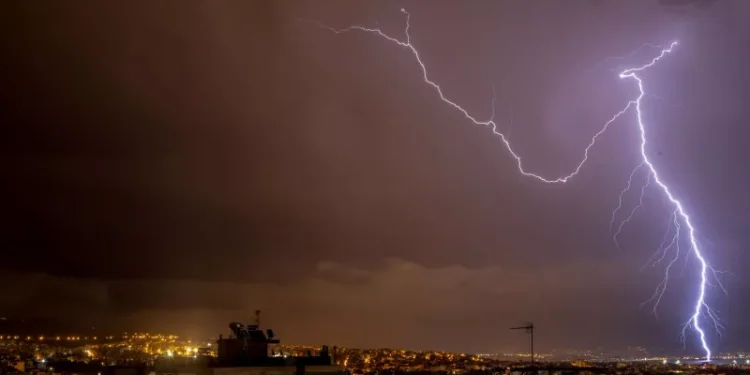Καιρός: Ετοιμαστείτε! Έρχεται η… «Βαρβάρα» σε λίγες ώρες – Οι «κόκκινες» περιοχές