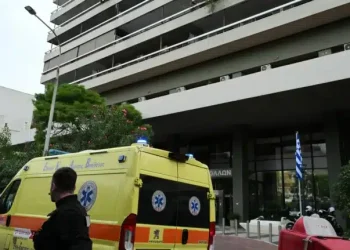 Μαθεύτηκε όλη η αλήθεια για τον 44χρονο που έκανε βουτιά θανάτου σήμερα από τον Πύργο Απόλλων – Aυτός είναι ο λόγος που το έκανε