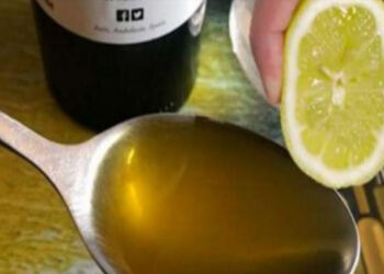 Έστυψε 1 λεμόνι σε λίγο ελαιόλαδο και δεν σταμάτησε να το κάνει για όλη της τη ζωή – Μάθετε γιατί!