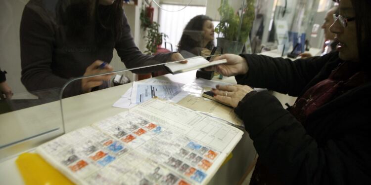 Δωρεάν ένσημα σε ανέργους μέχρι τη σύνταξη – Δικαιολογητικά που πρέπει να υποβληθούν