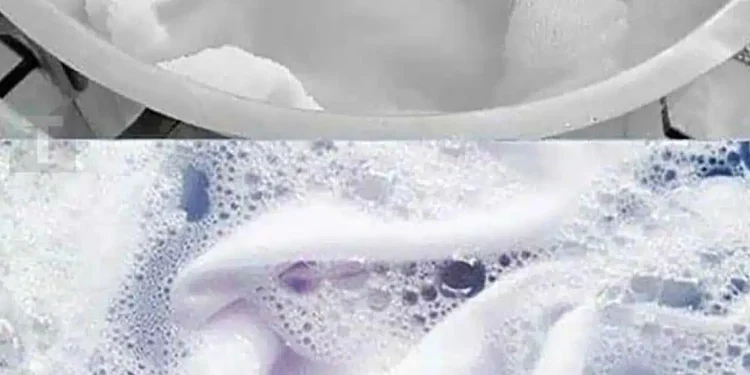 Πώς να ασπρίσετε τα κιτρινισμένα ρούχα χωρίς χλωρίνη