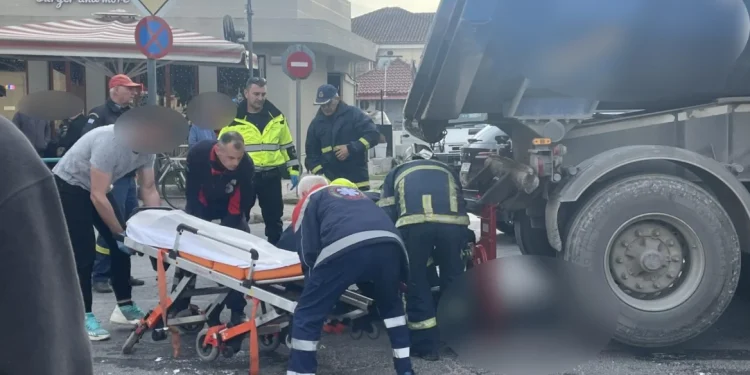 Θανατηφόρο τροχαίο πριν λίγο σπεύδουν τα ασθενοφόρα