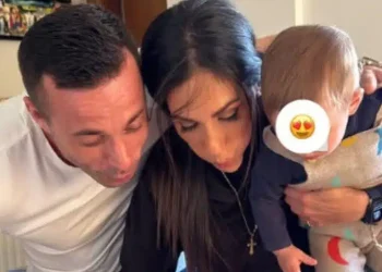 Ανθή Βούλγαρη: Η έκπληξη του συζύγου της για τα γενέθλιά της, η φωτογραφία αγκαλιά με τον γιο τους και η απίθανη τούρτα